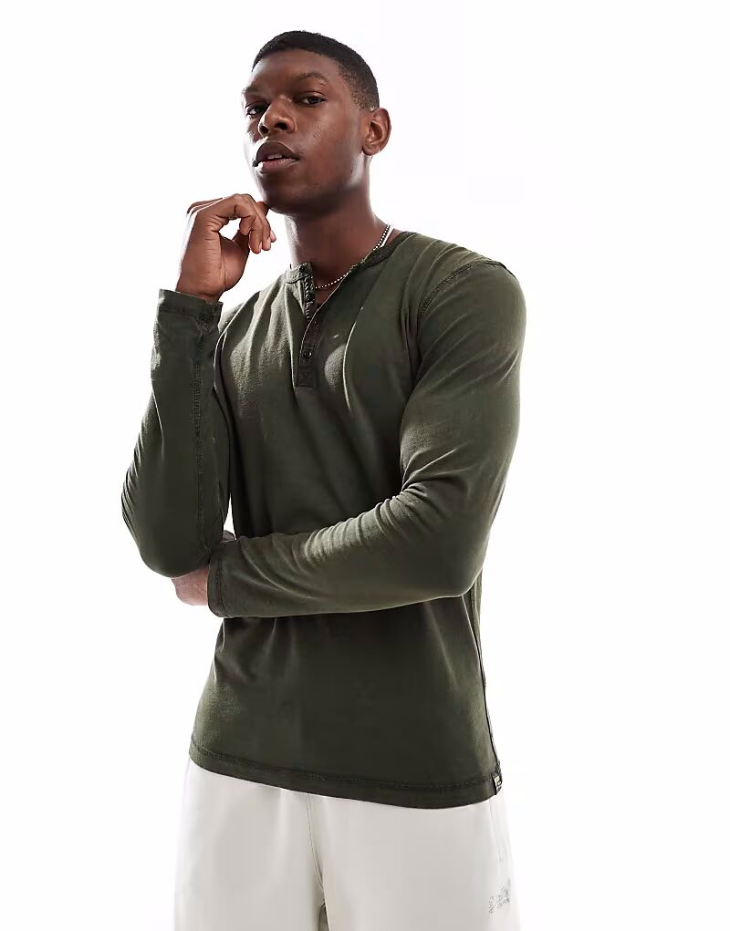 Джерси Superdry с длинными рукавами в стиле дедушки из излишков оливково-зеленого цвета
Джерси Superdry с длинными рукавами в стиле дедушки из излишков оливково-зеленого цвета