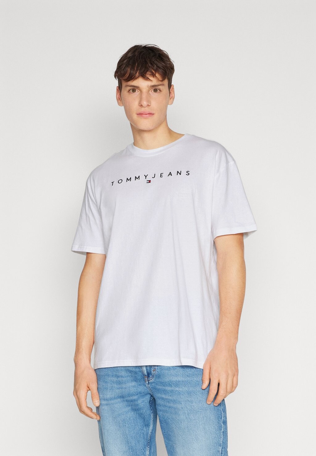 Базовая футболка Linear Logo Tee Unisex Tommy Jeans, белый, Белый;серый, Базовая футболка Linear Logo Tee Unisex Tommy Jeans, белый
Базовая футболка Linear Logo Tee Unisex Tommy Jeans, белый, Белый;серый, Базовая футболка Linear Logo Tee Unisex Tommy Jeans, белый