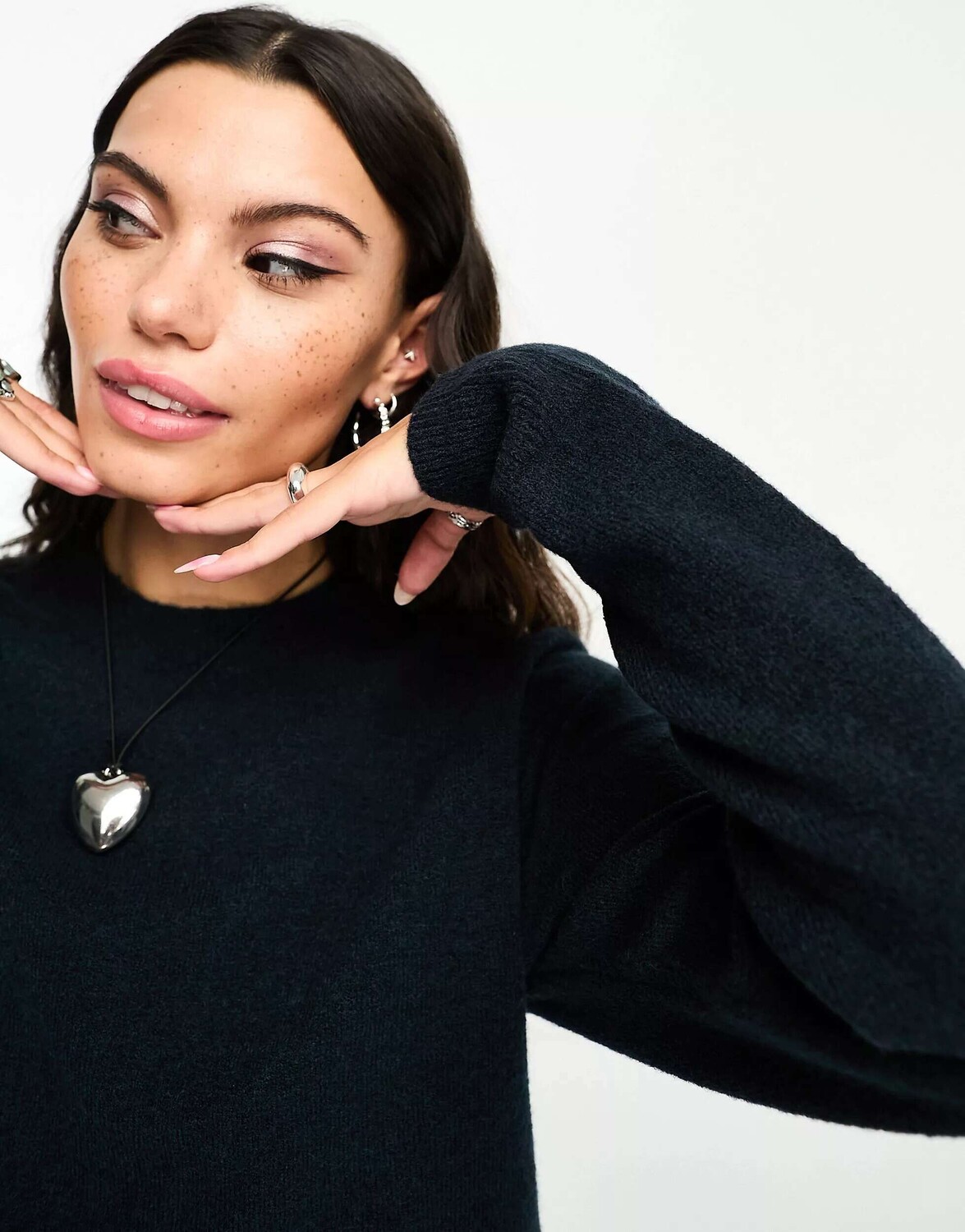 Темно-синий меланжевый вязаный джемпер Weekday Ayla
Темно-синий меланжевый вязаный джемпер Weekday Ayla