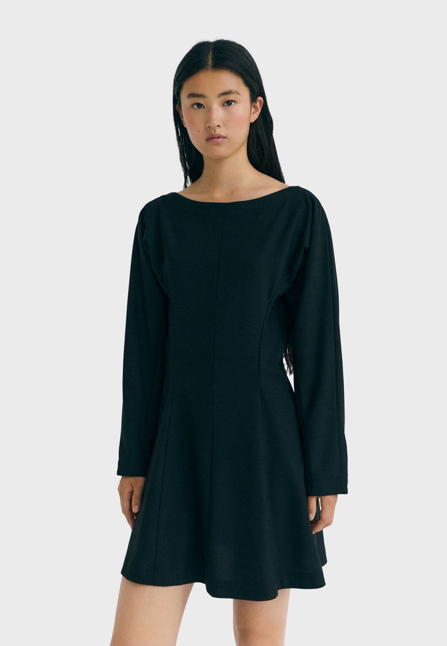 Платье Thinking Mu ARIANNE, Dark Blue
Платье Thinking Mu ARIANNE, Dark Blue