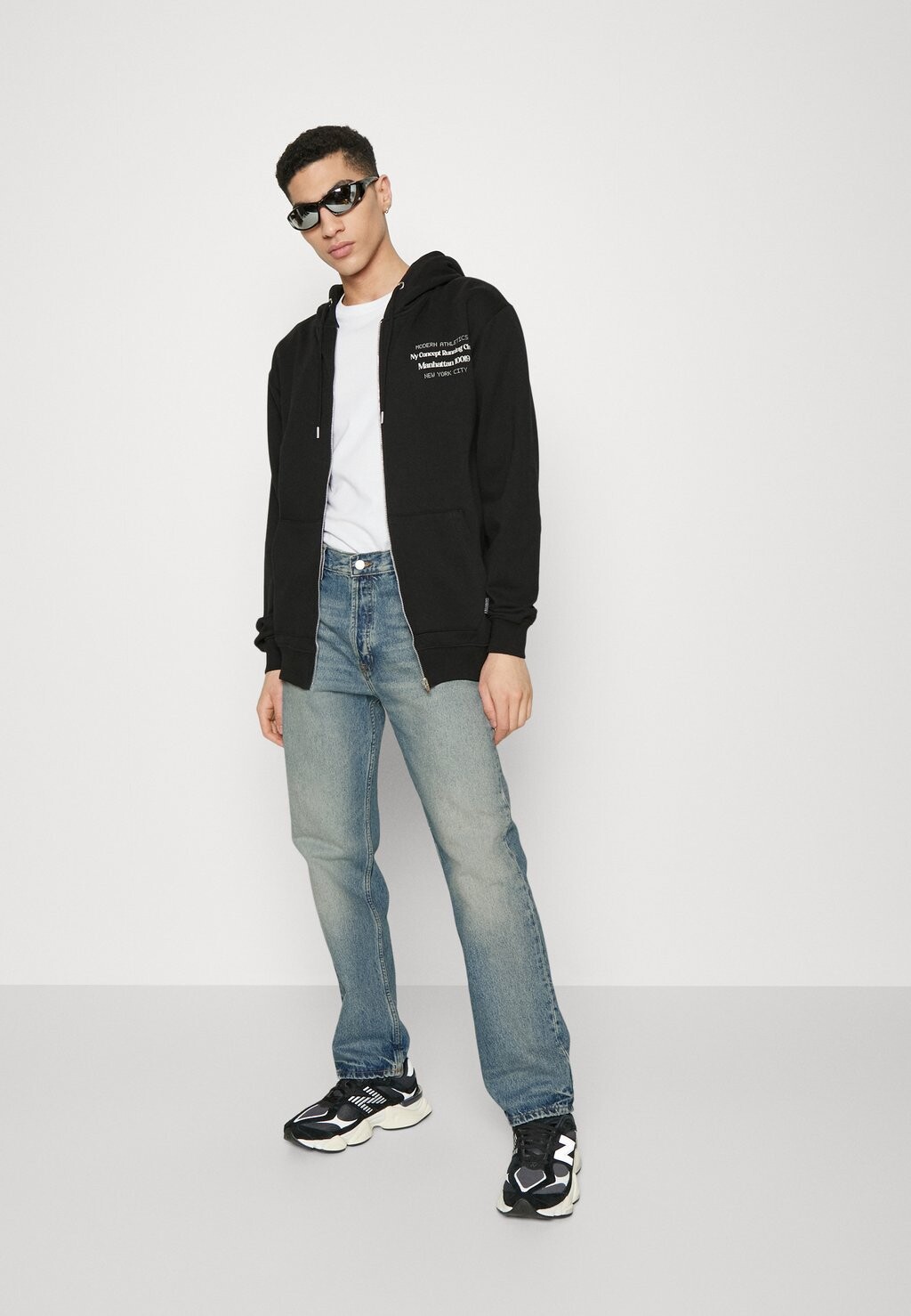 Джинсы прямого кроя DASH Dr.Denim, синий деним
Джинсы прямого кроя DASH Dr.Denim, синий деним