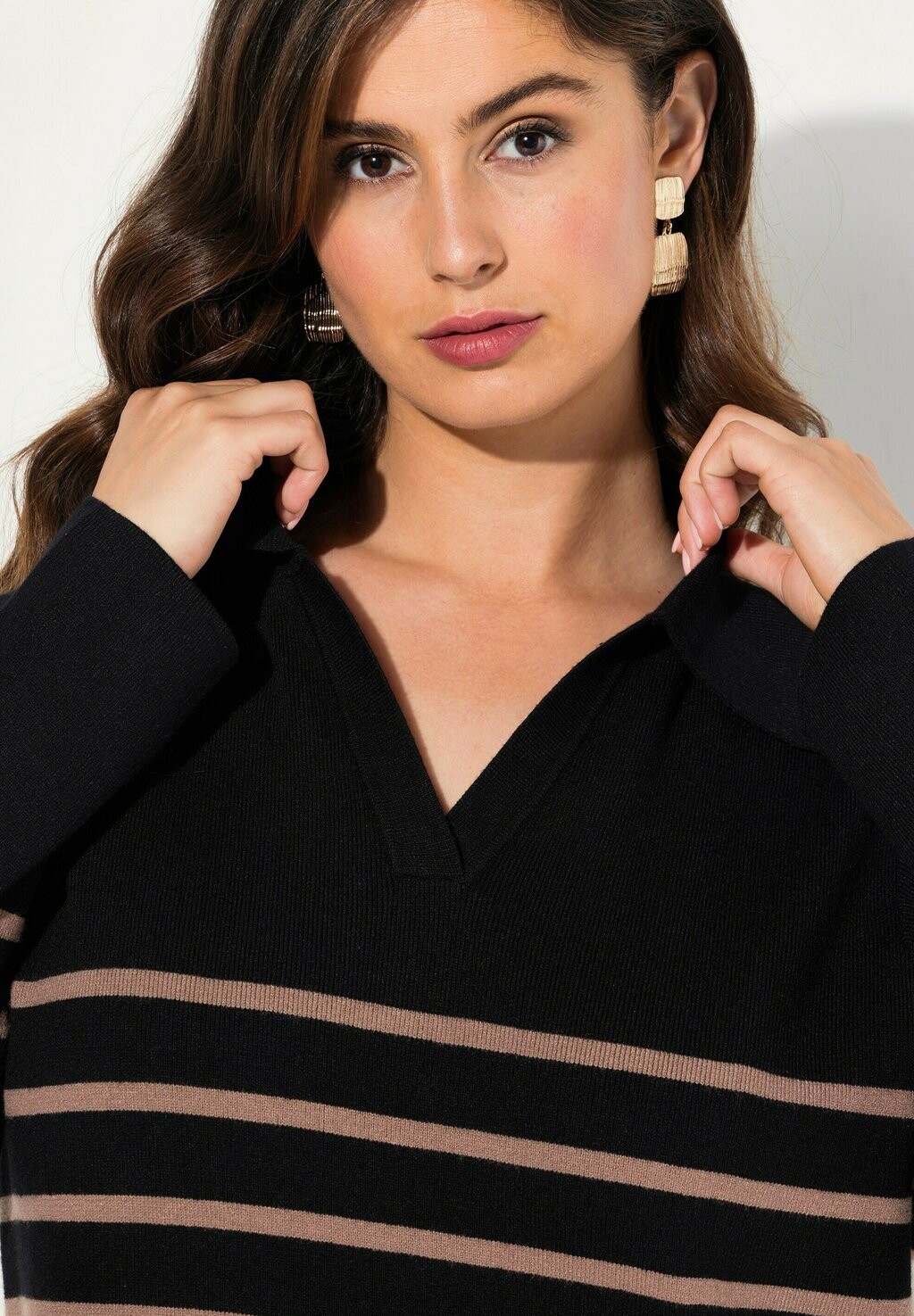 Платье-джемпер STRIPE COLLARED Ulla Popken, черный
Платье-джемпер STRIPE COLLARED Ulla Popken, черный