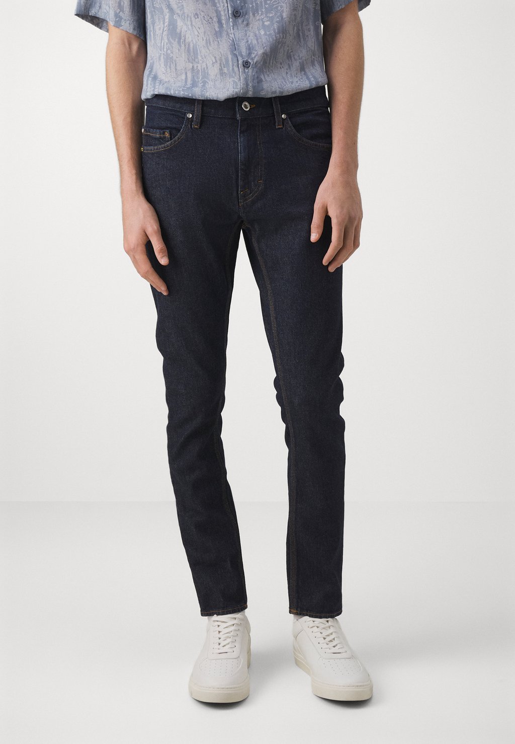 Джинсы облегающего кроя PISTOLERO Tiger of Sweden, темно-синий
Джинсы облегающего кроя PISTOLERO Tiger of Sweden, темно-синий