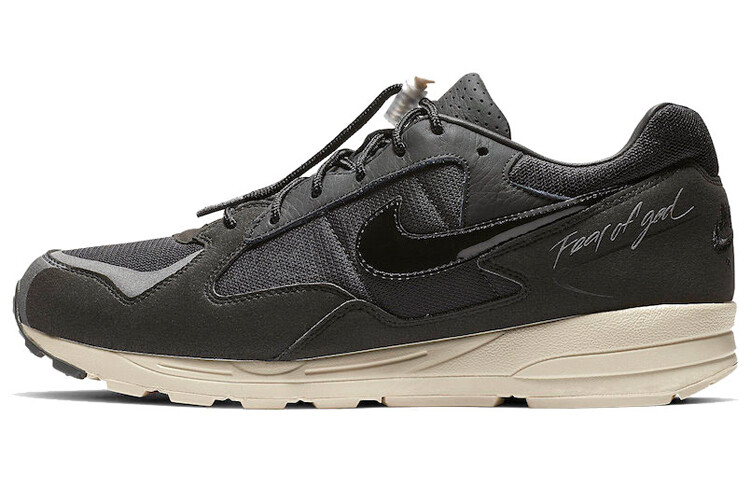 Кроссовки Nike Air Skylon унисекс
Кроссовки Nike Air Skylon унисекс