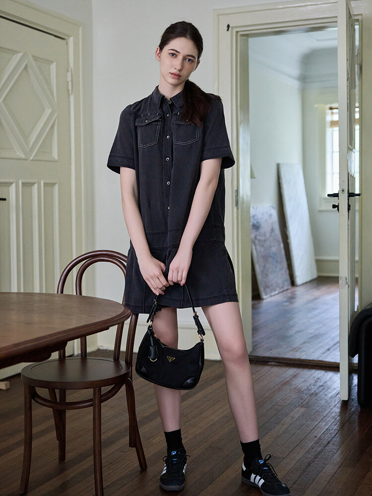 Платье плиссированное Mslan с двойными карманами, серый
Платье плиссированное Mslan с двойными карманами, серый