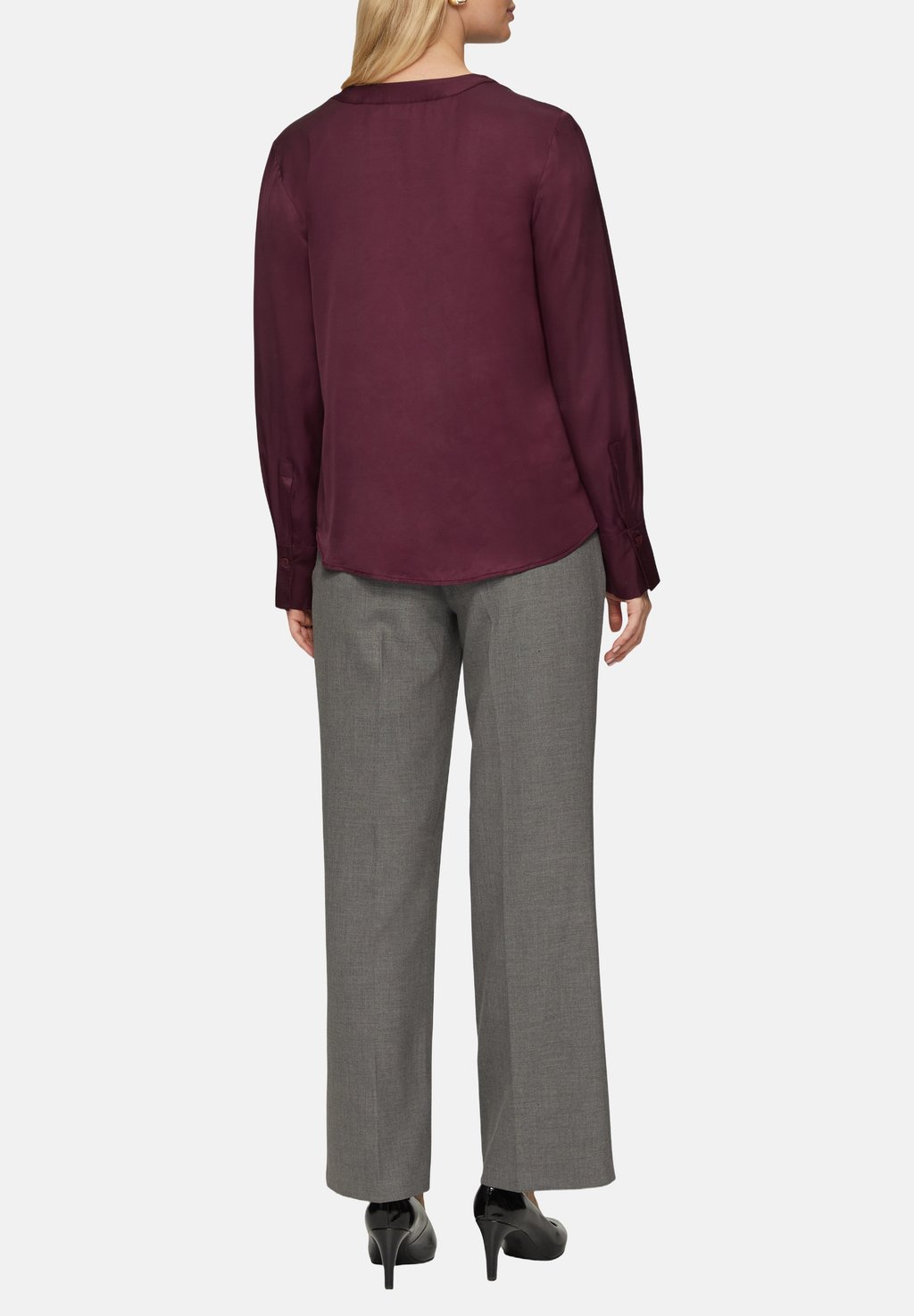 Блуза ELEGANTE MIT GERAFFTEM AUSSCHNITT s.Oliver BLACK LABEL, бордовый
Блуза ELEGANTE MIT GERAFFTEM AUSSCHNITT s.Oliver BLACK LABEL, бордовый