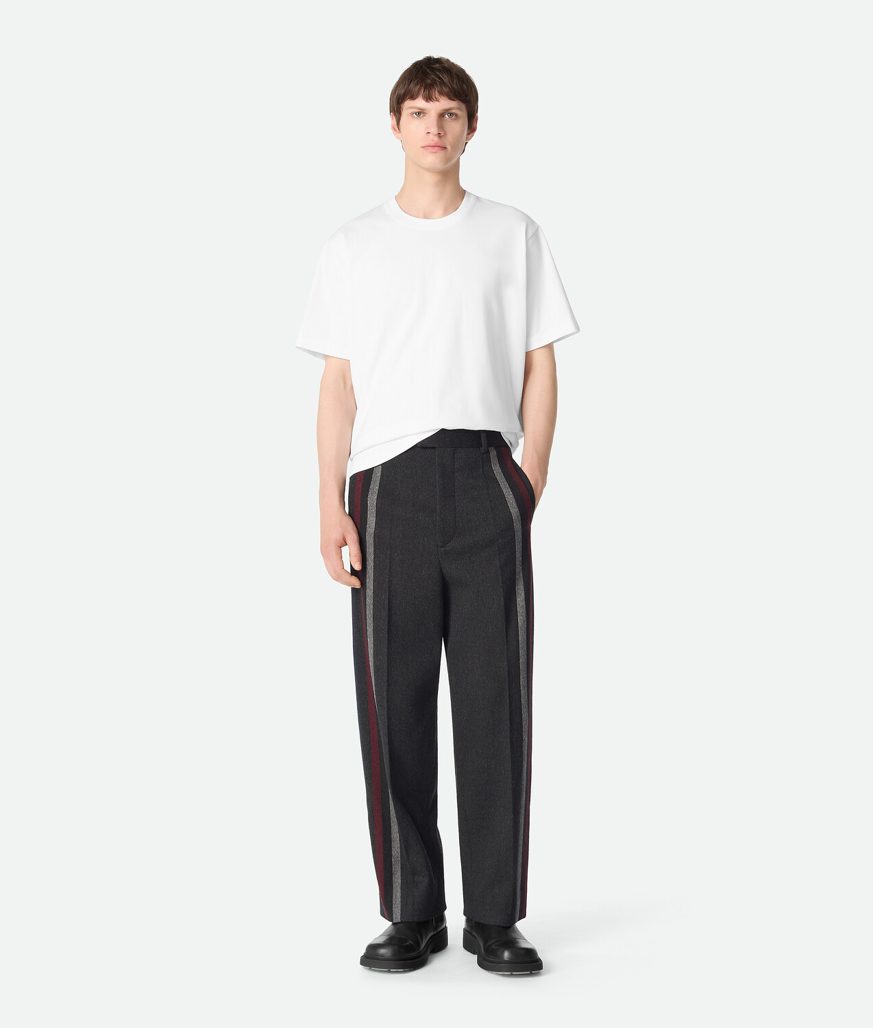 Wool and cashmere pants BOTTEGA VENETA, темно-серый/лава/черный
Wool and cashmere pants BOTTEGA VENETA, темно-серый/лава/черный
