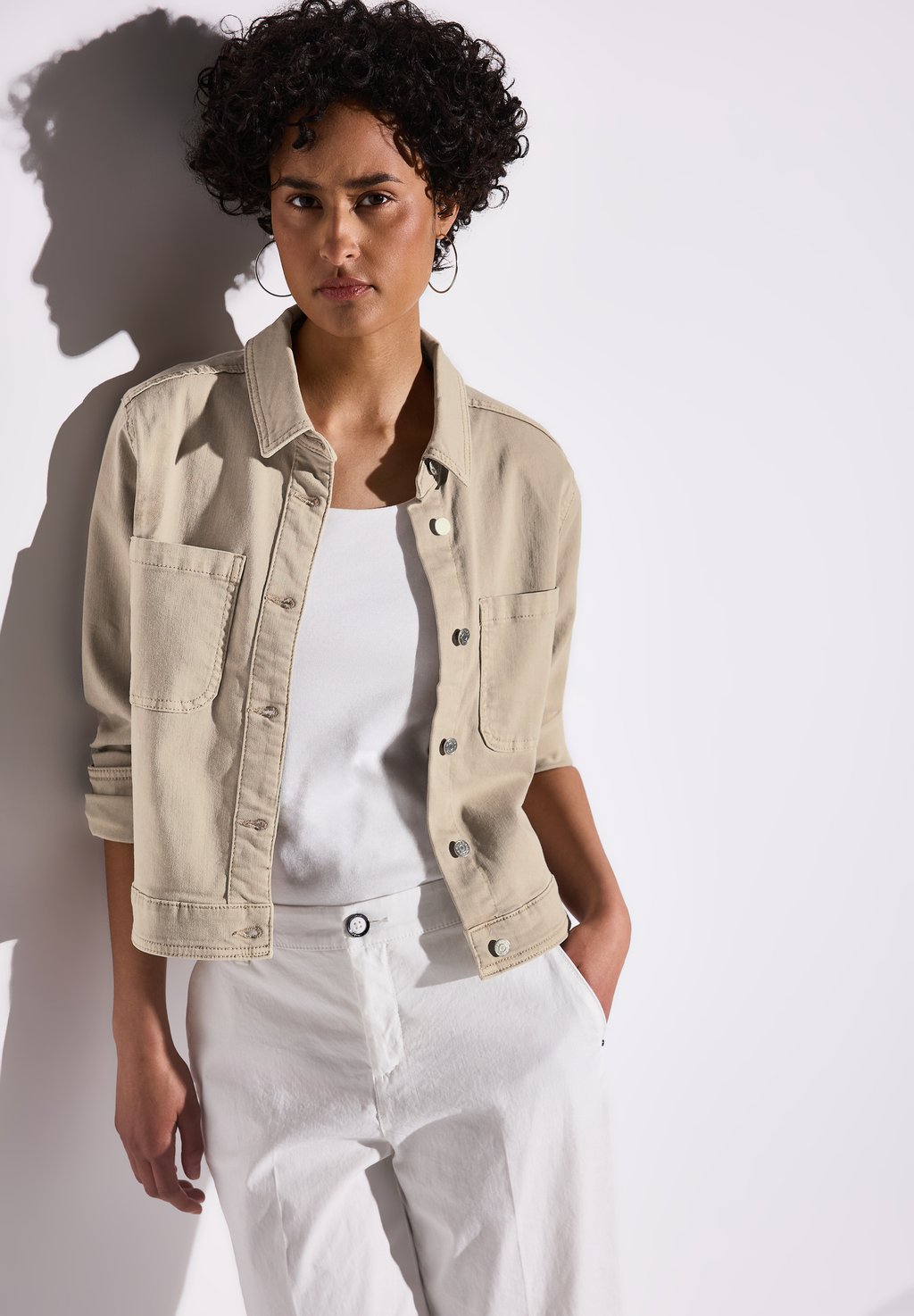 Джинсовая куртка MIT BRUSTTASCHEN Street One, бежевый
Джинсовая куртка MIT BRUSTTASCHEN Street One, бежевый