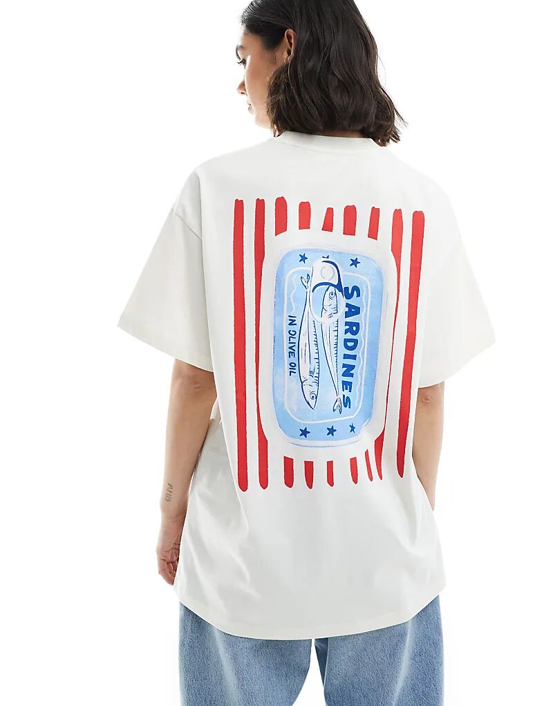 Футболка Miss Selfridge с принтом в виде полосок на спине и большим размером
Футболка Miss Selfridge с принтом в виде полосок на спине и большим размером