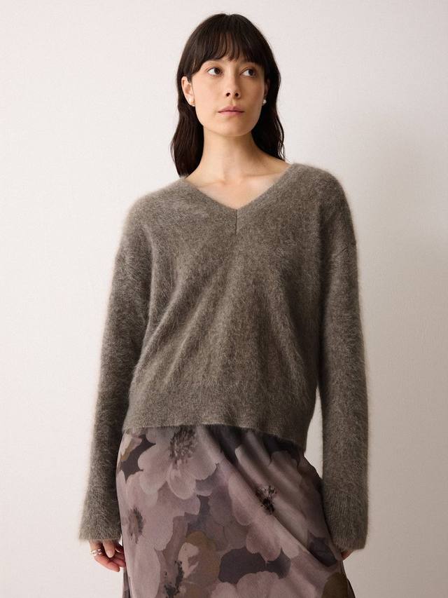 Хало кашемировый джемпер с V-образным вырезом Jigsaw
Хало кашемировый джемпер с V-образным вырезом Jigsaw