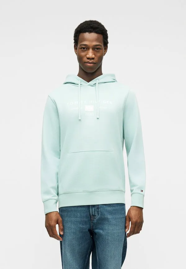 Худи с капюшоном и завязками из махровой ткани с логотипом Tommy Hilfiger, Crushed Mint, Зеленый, Худи с капюшоном и завязками из махровой ткани с логотипом Tommy Hilfiger, Crushed Mint
Худи с капюшоном и завязками из махровой ткани с логотипом Tommy Hilfiger, Crushed Mint, Зеленый, Худи с капюшоном и завязками из махровой ткани с логотипом Tommy Hilfiger, Crushed Mint