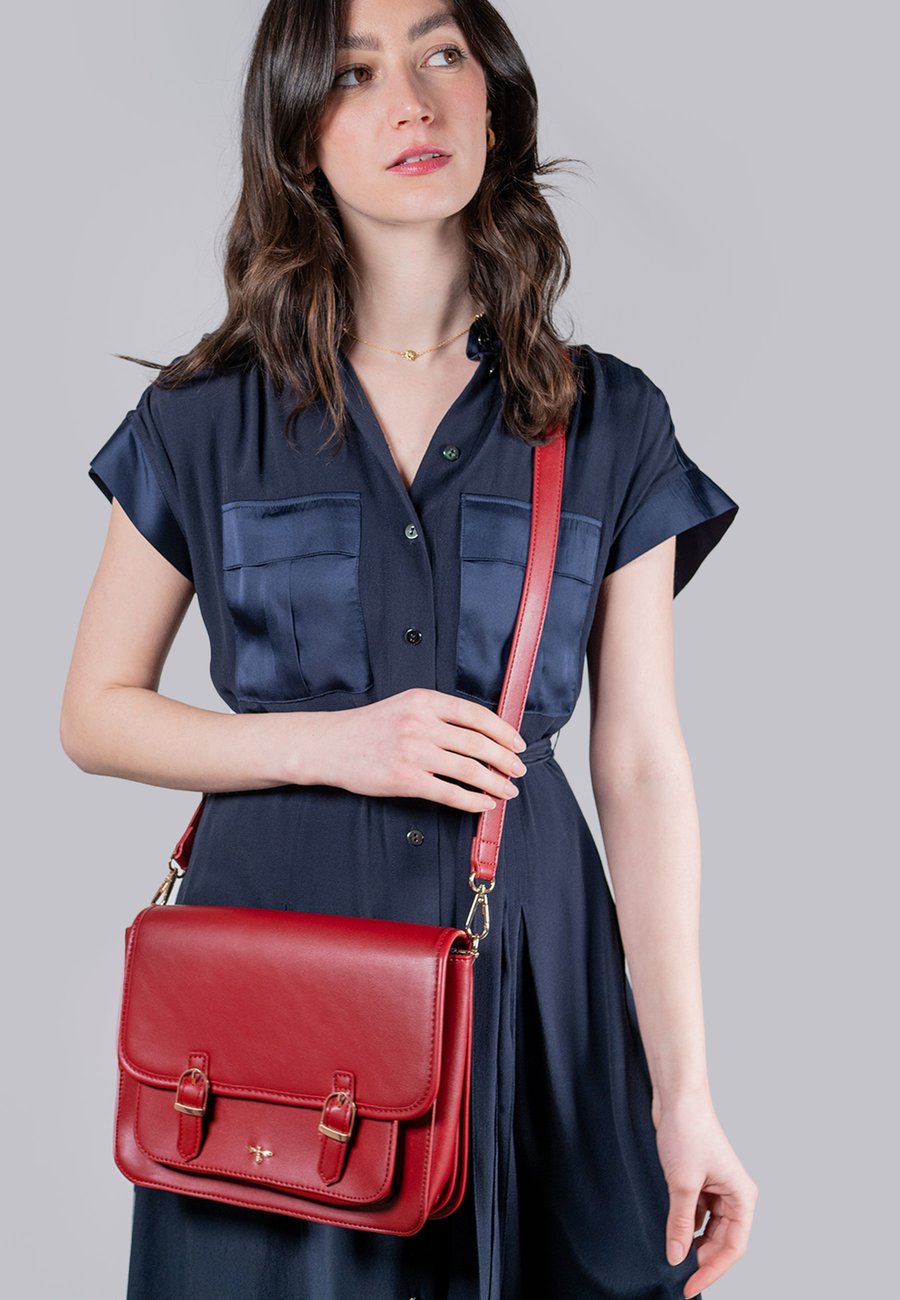 Сумка кросс-боди FABLE ENGLAND WONDERLAND, Cherry Red/Red
Сумка кросс-боди FABLE ENGLAND WONDERLAND, Cherry Red/Red