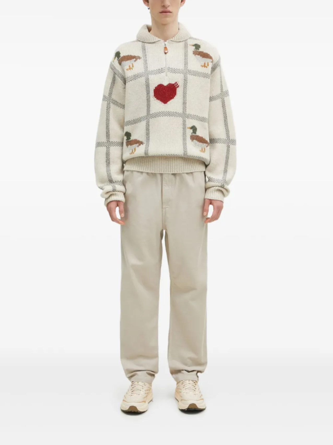 Свитер ручной вязки интарсия с застежкой-молнией на половину длины Human Made, белый
Свитер ручной вязки интарсия с застежкой-молнией на половину длины Human Made, белый