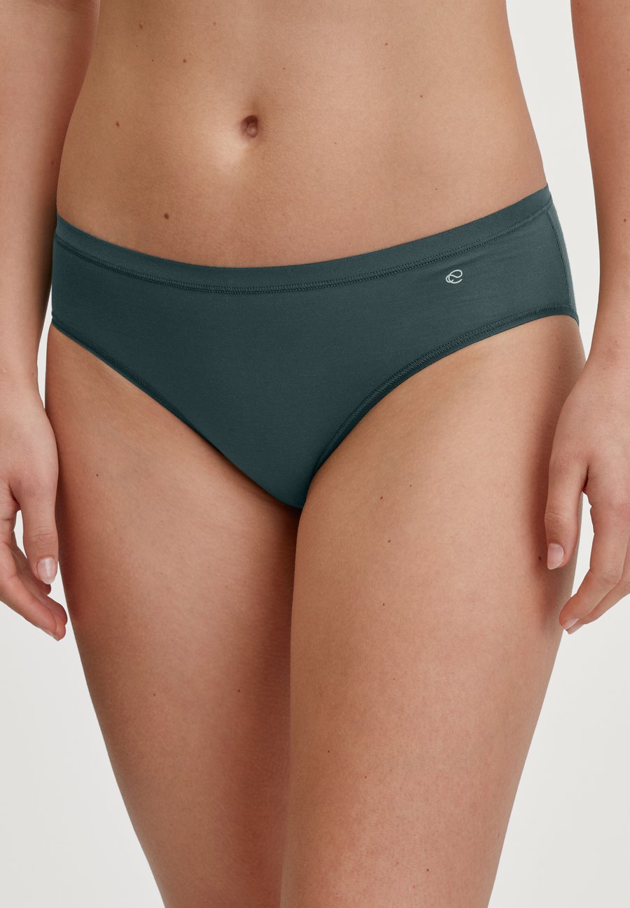 Брифы Calida SLIP CUT, Deep Emerald Green/Green
Брифы Calida SLIP CUT, Deep Emerald Green/Green