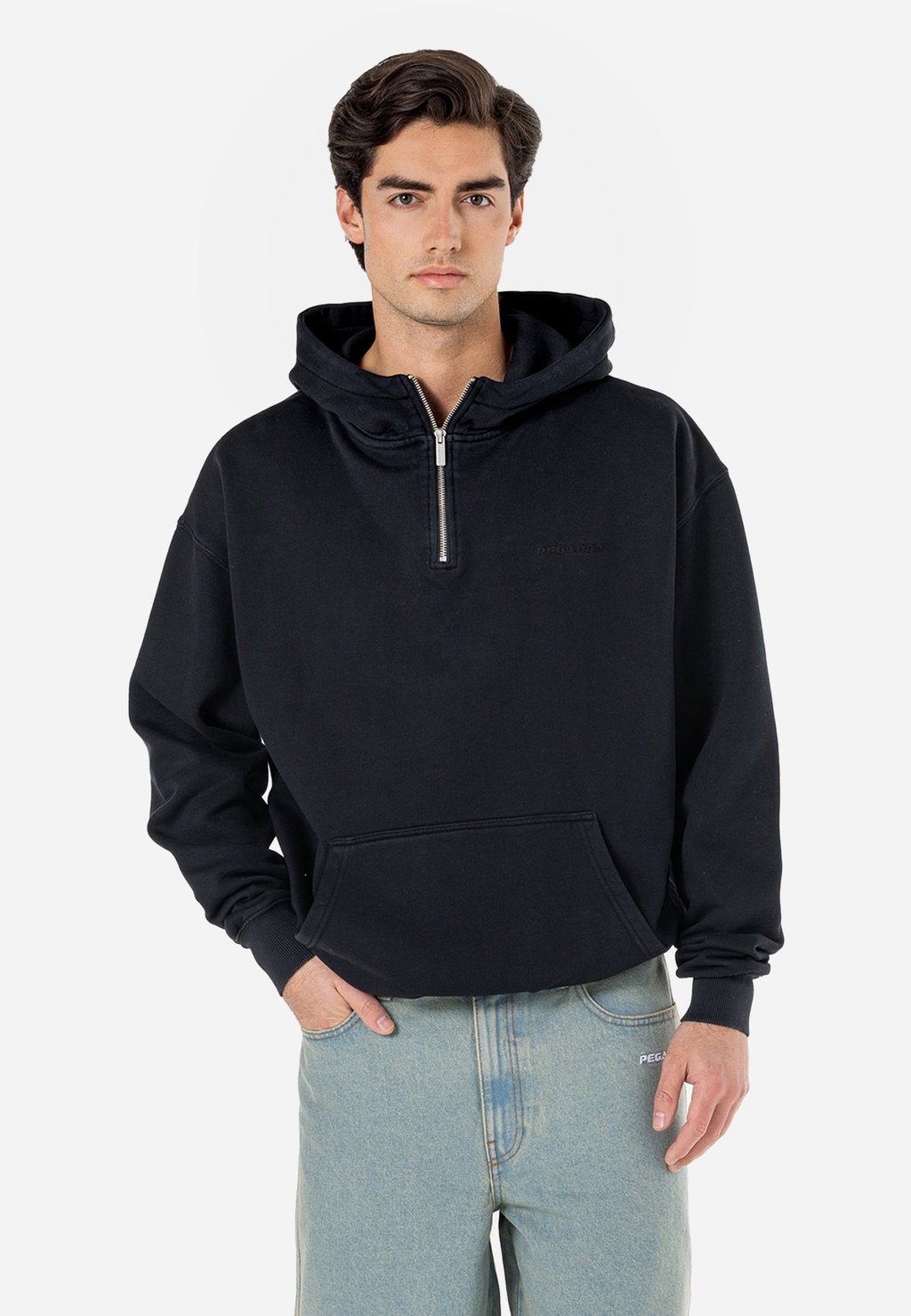 Толстовка LOGO OVERSIZED HALFZIP HOODIE - Hoodie Pegador, черный
Толстовка LOGO OVERSIZED HALFZIP HOODIE - Hoodie Pegador, черный