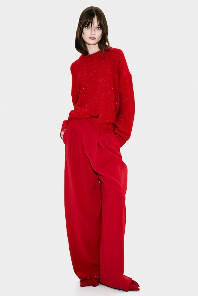 Свитер с украшениями H&M, красный
Свитер с украшениями H&M, красный