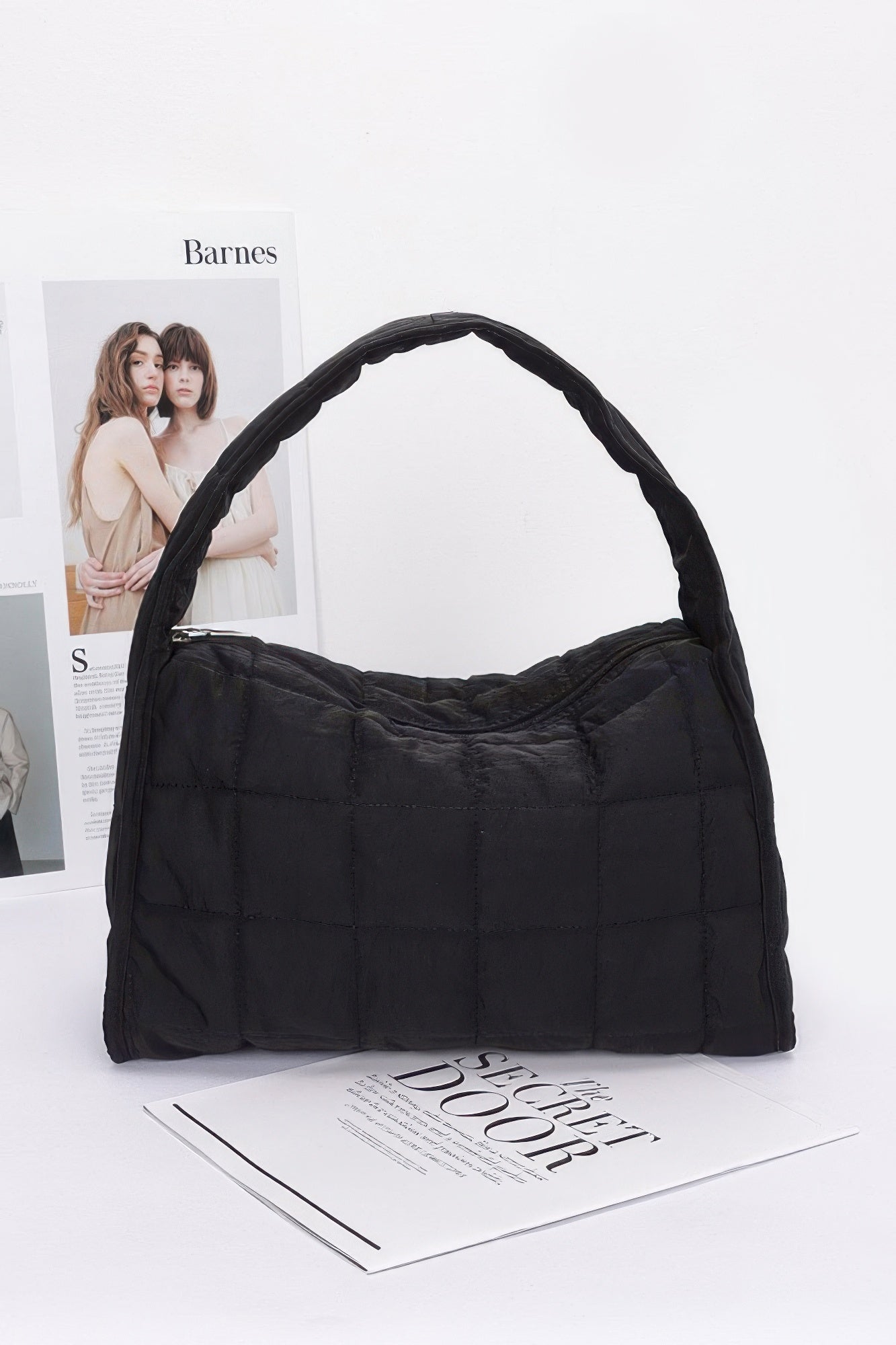 Стеганая нейлоновая сумка через плечо FASHNZFAB, черный
Стеганая нейлоновая сумка через плечо FASHNZFAB, черный