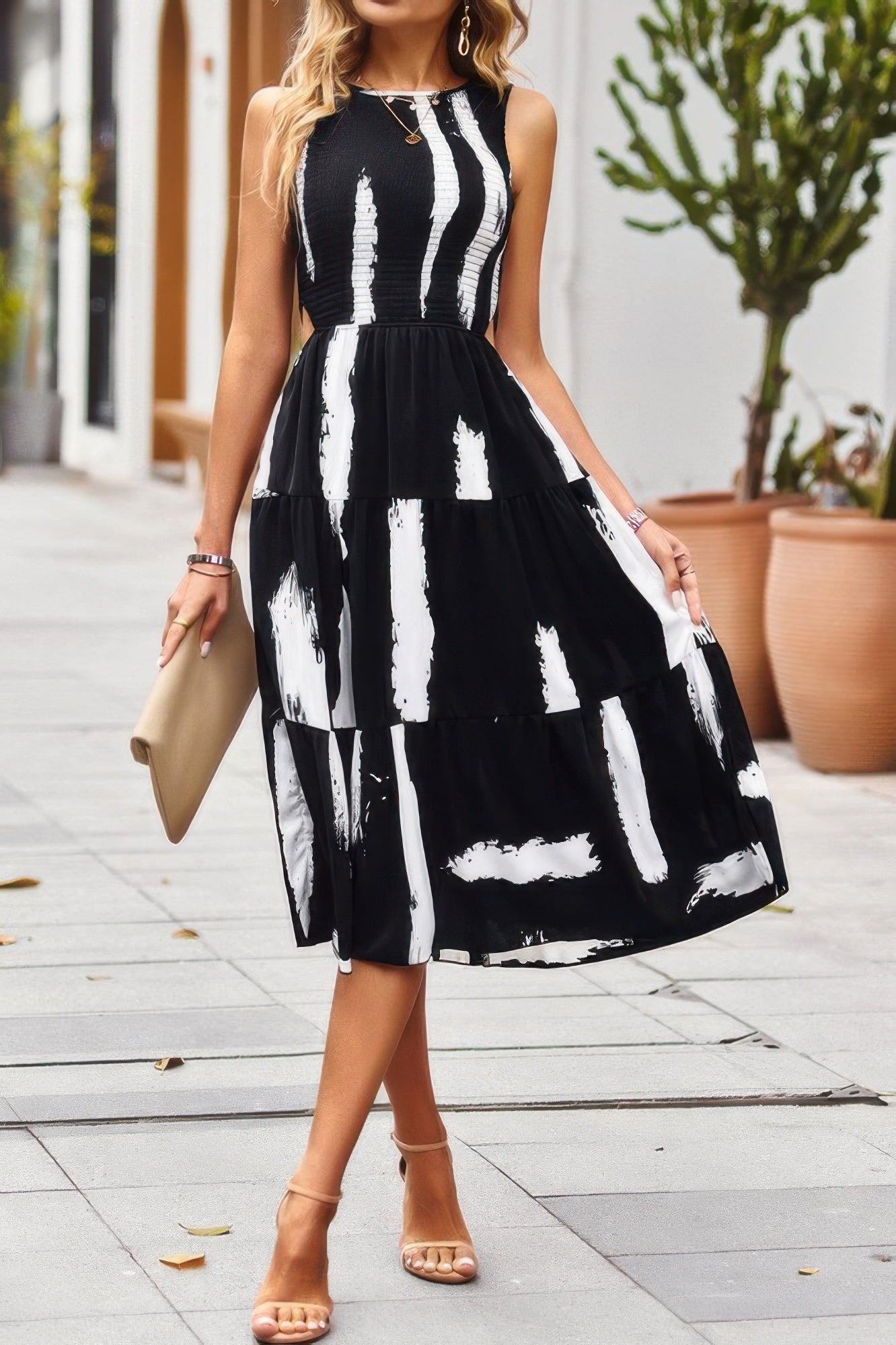 Вырезное платье без рукавов с рюшами и сборками TRUEDAMES, черный
Вырезное платье без рукавов с рюшами и сборками TRUEDAMES, черный