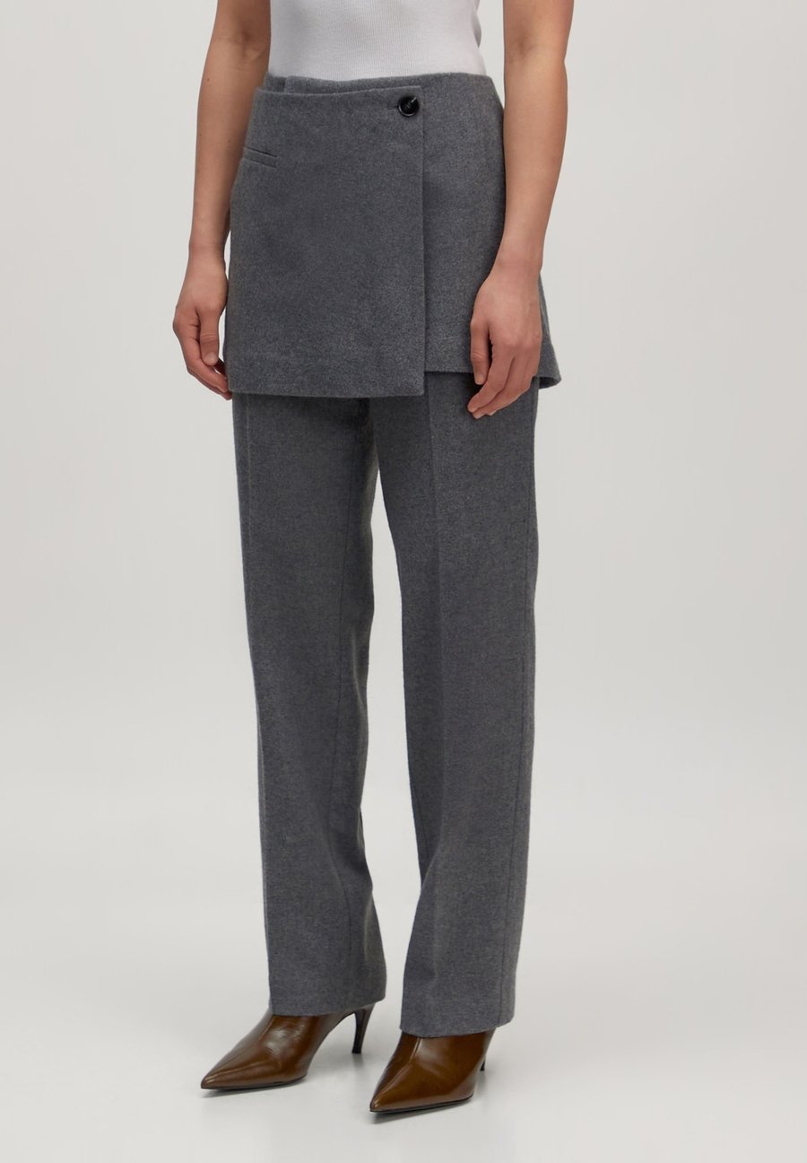 Брюки EDITED CAROLIN, Grau/Grey
Брюки EDITED CAROLIN, Grau/Grey