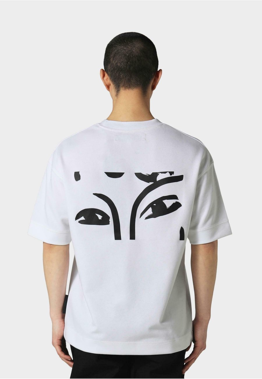 Футболка Irasuto Studios SARAISU, Optic White/White, Белый, Футболка Irasuto Studios SARAISU, Optic White/White
Футболка Irasuto Studios SARAISU, Optic White/White, Белый, Футболка Irasuto Studios SARAISU, Optic White/White