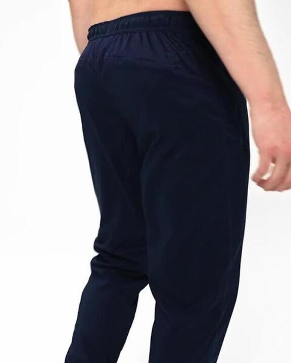 Мужские базовые тренировочные брюки прямого кроя Domyos — тёмно-синие
Мужские базовые тренировочные брюки прямого кроя Domyos — тёмно-синие