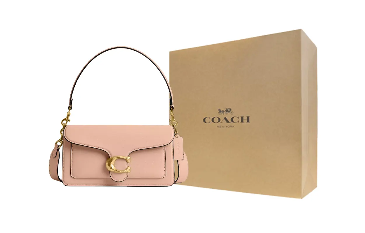 COACH Кожаная сумка Tabby с одним плечевым ремнем средний размер женская кремовая
COACH Кожаная сумка Tabby с одним плечевым ремнем средний размер женская кремовая