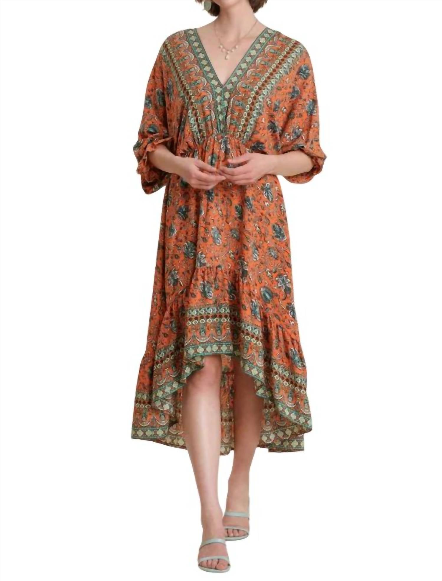 V-образный вырез платье в оранжевом микс с принтом пейсли Umgee
V-образный вырез платье в оранжевом микс с принтом пейсли Umgee