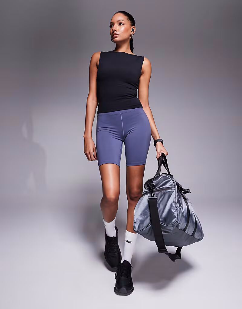 4505 Icon мягкая на ощупь майка-лодочка с внутренним бюстгальтером черного цвета
4505 Icon мягкая на ощупь майка-лодочка с внутренним бюстгальтером черного цвета