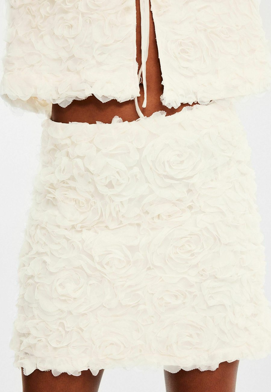 Юбка Kappahl SHORT TEXTURED, Off-White
Юбка Kappahl SHORT TEXTURED, Off-White