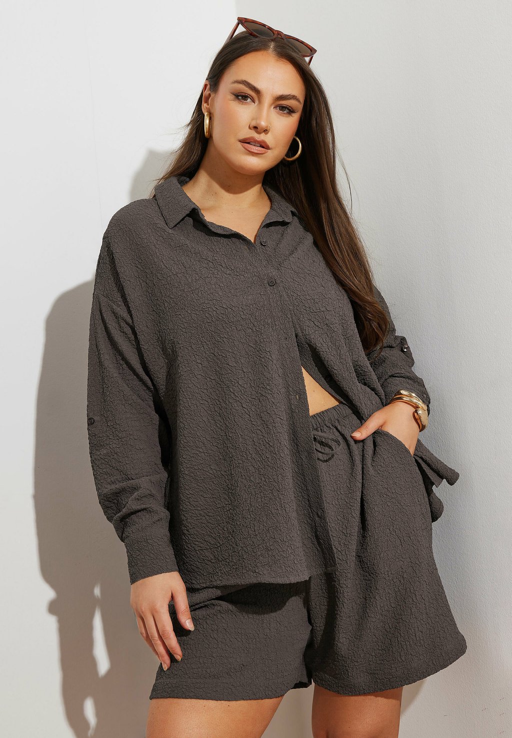 Блузка на пуговицах TEXTURED LONG SLEEVE Yours Clothing, темно-коричневый
Блузка на пуговицах TEXTURED LONG SLEEVE Yours Clothing, темно-коричневый