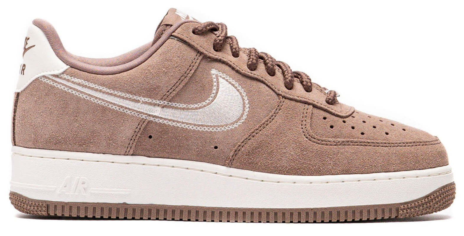 Кроссовки Nike Air Force 1 Low '07 LV8 Mink Brown с вышитым логотипом
Кроссовки Nike Air Force 1 Low '07 LV8 Mink Brown с вышитым логотипом