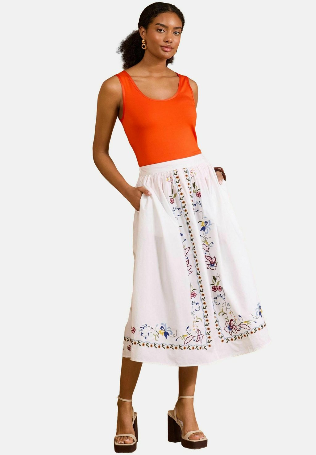 Юбка А-силуэта REGULAR FIT - EMBROIDERED FULL MIDI Love & Roses, белый
Юбка А-силуэта REGULAR FIT - EMBROIDERED FULL MIDI Love & Roses, белый