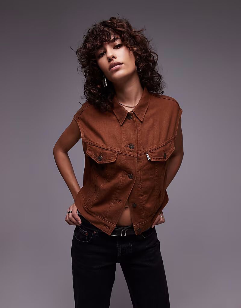 Легкий усаженный джинсовый жилет Levi's 90-х годов коричневого цвета
Легкий усаженный джинсовый жилет Levi's 90-х годов коричневого цвета