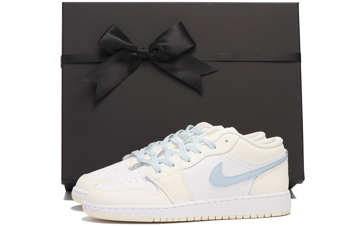 Кроссовки Air Jordan 1 Vintage Basketball Shoes Women's Low-top White/Blue, светло-желтый
Кроссовки Air Jordan 1 Vintage Basketball Shoes Women's Low-top White/Blue, светло-желтый