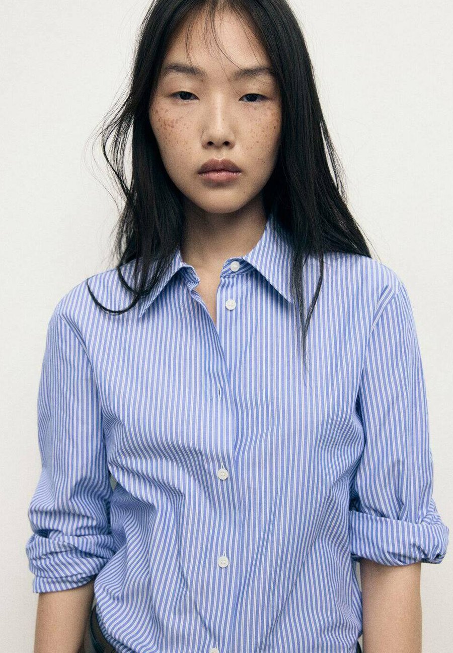 Блуза Mango Button-down blouse, Dark Blue
Блуза Mango Button-down blouse, Dark Blue