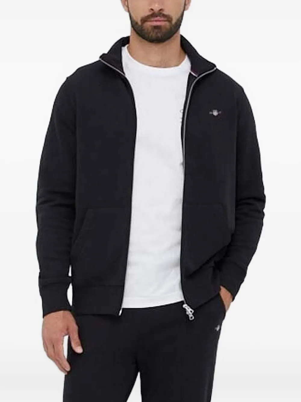 Свитер Shield с вышитым логотипом Gant, черный
Свитер Shield с вышитым логотипом Gant, черный