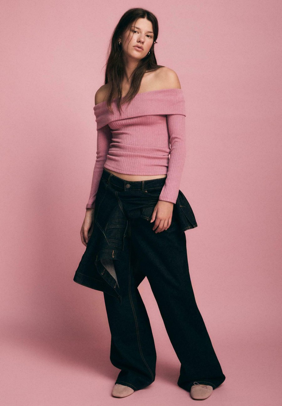 Джемпер Stradivarius OFF-THE-SHOULDER TOP, Mottled Purple
Джемпер Stradivarius OFF-THE-SHOULDER TOP, Mottled Purple