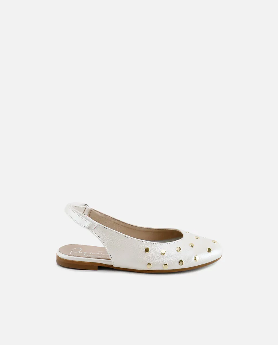 Кожаные балетки для девочек с заклепками Eli 1957, бежевый
Кожаные балетки для девочек с заклепками Eli 1957, бежевый