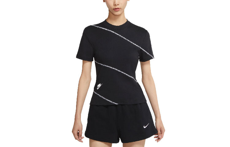 Спортивная футболка женская черная/белая Nike
Спортивная футболка женская черная/белая Nike