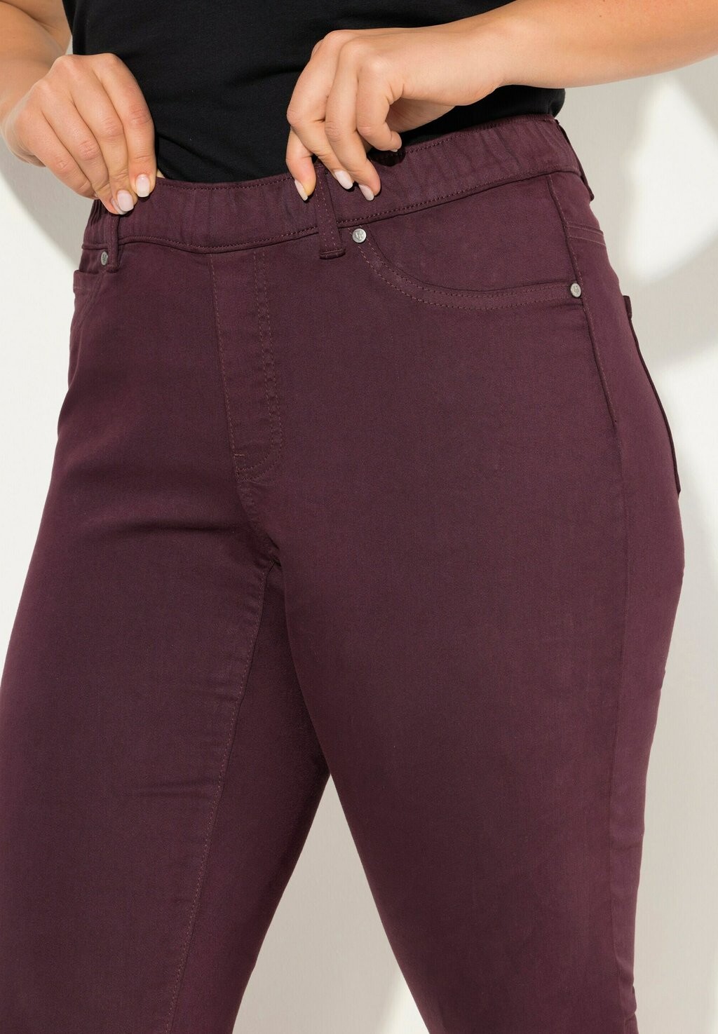 Джинсы облегающего кроя Ulla Popken, темно-фиолетовый
Джинсы облегающего кроя Ulla Popken, темно-фиолетовый