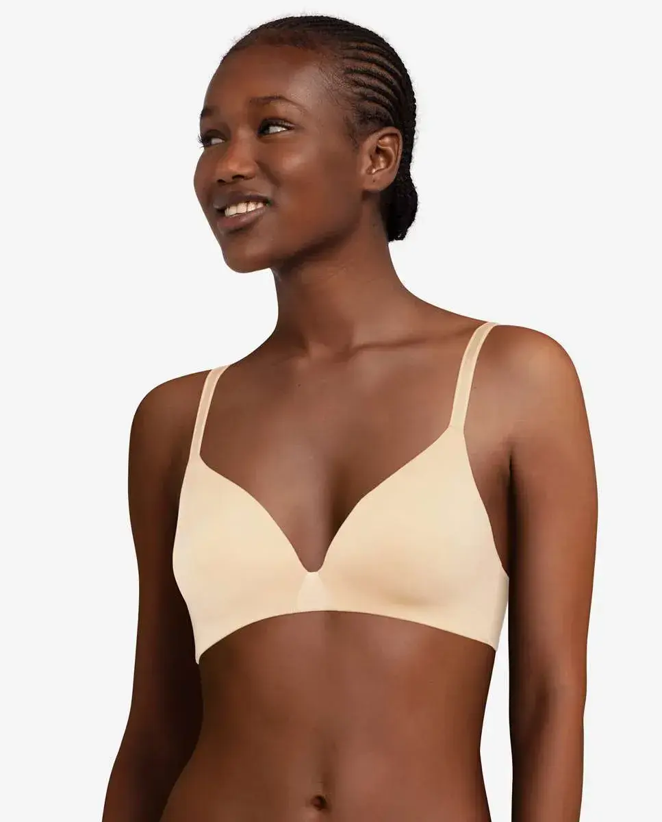 Бюстгальтер треугольного кроя без косточек с набивкой из линии Essentiall Chantelle, бежевый
Бюстгальтер треугольного кроя без косточек с набивкой из линии Essentiall Chantelle, бежевый