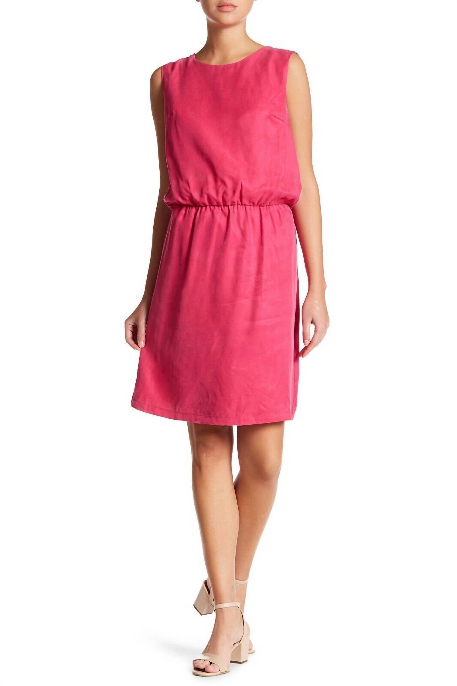 Мини-платье Cupro без рукавов с кружевной спинкой и воротником-хомутиком розового цвета FRNCH
Мини-платье Cupro без рукавов с кружевной спинкой и воротником-хомутиком розового цвета FRNCH