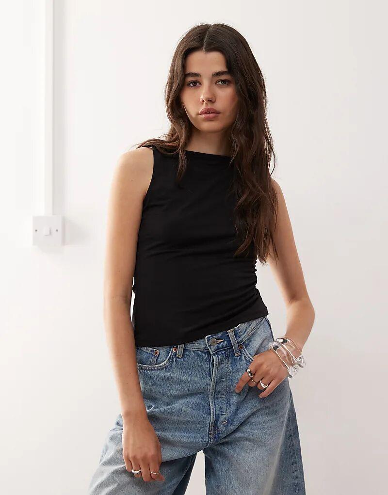 Топ Weekday с бретельками и вырезом-лодочкой черного цвета
Топ Weekday с бретельками и вырезом-лодочкой черного цвета