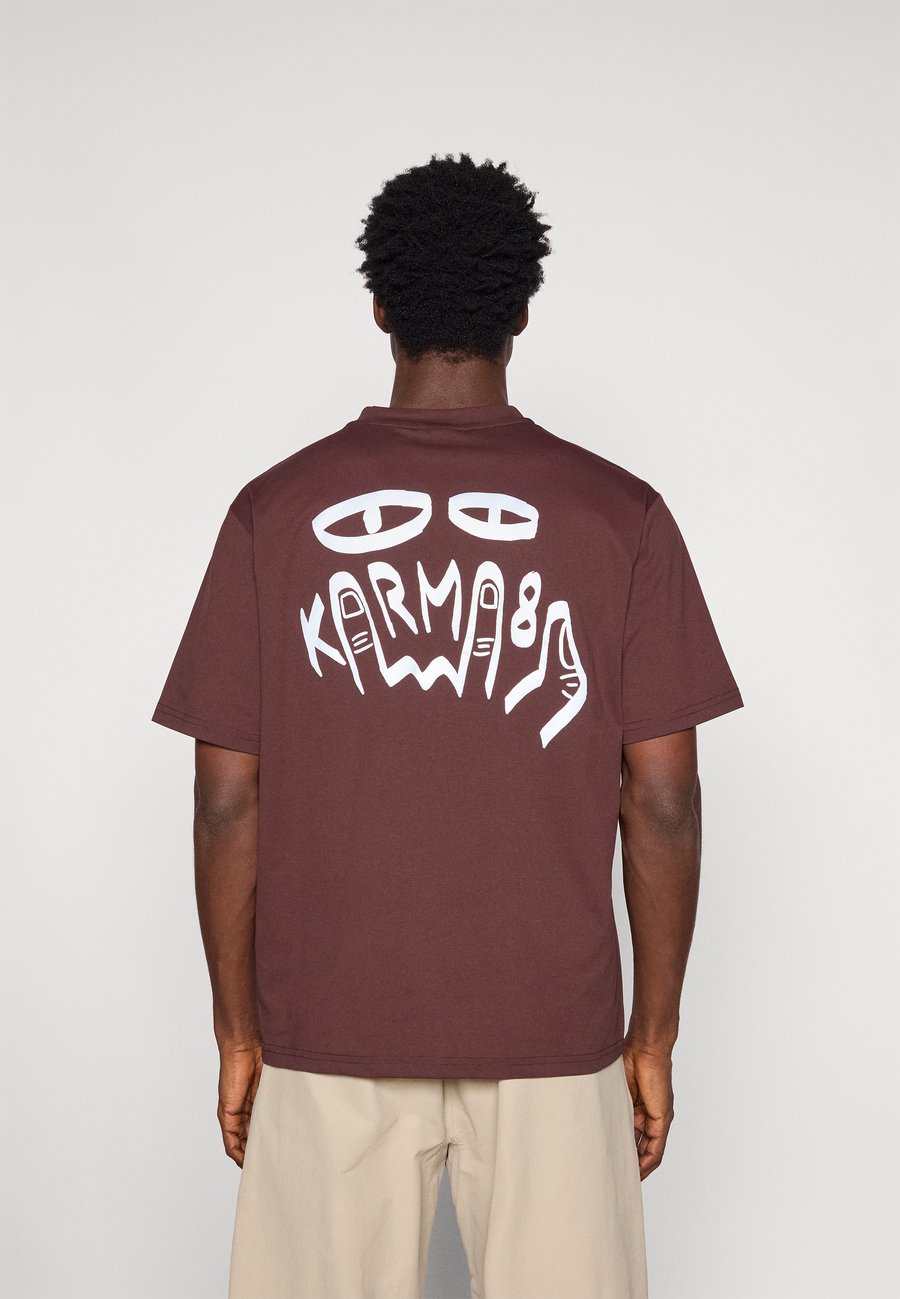 Футболка Karma8a REAL POCKET TEE, Brown, Коричневый, Футболка Karma8a REAL POCKET TEE, Brown
Футболка Karma8a REAL POCKET TEE, Brown, Коричневый, Футболка Karma8a REAL POCKET TEE, Brown