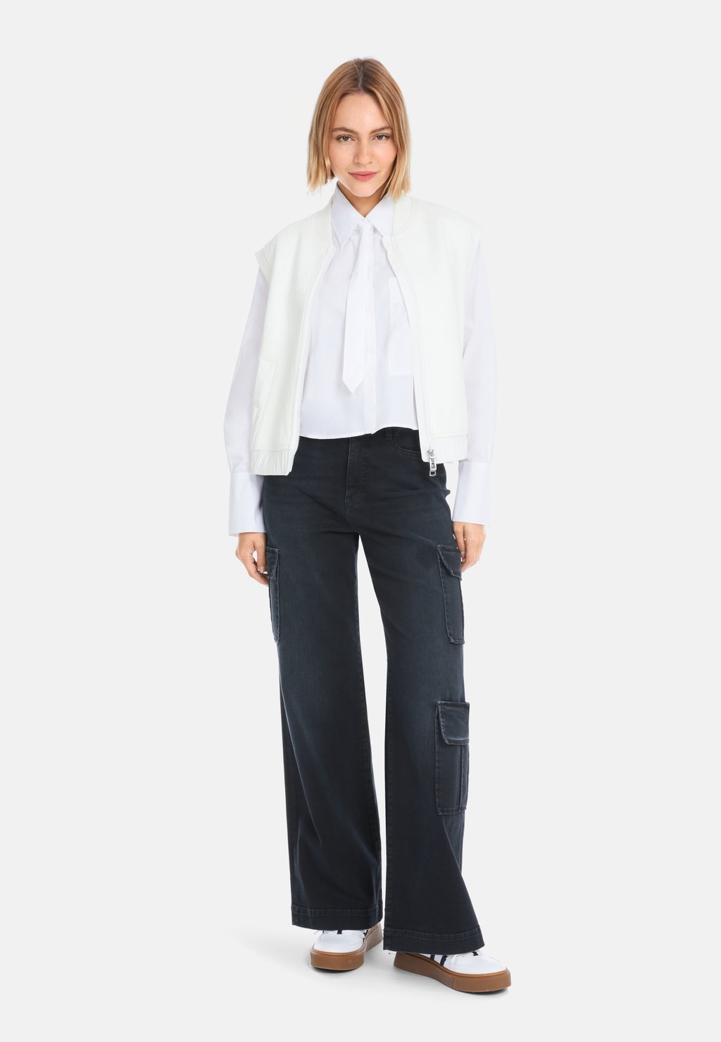 Расклешенные джинсы Marc Cain, синий
Расклешенные джинсы Marc Cain, синий