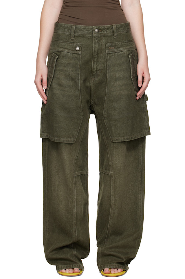 Andersson Bell Зеленые джинсы-«раптор» с широкими штанинами, надетые в несколько слоев
Andersson Bell Зеленые джинсы-«раптор» с широкими штанинами, надетые в несколько слоев