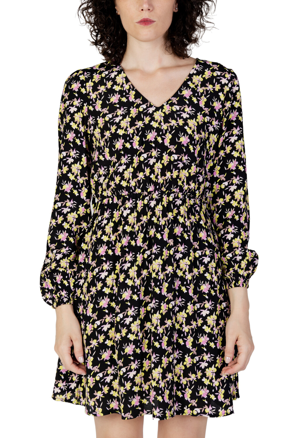 Платье Jacqueline de Yong с цветочным принтом мини, черный
Платье Jacqueline de Yong с цветочным принтом мини, черный