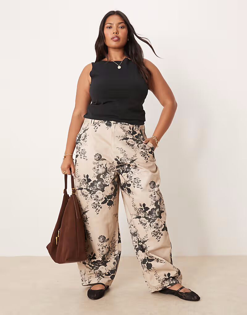 Брюки-бочонки Curve с серо-коричневым цветочным принтом Asos Design
Брюки-бочонки Curve с серо-коричневым цветочным принтом Asos Design
