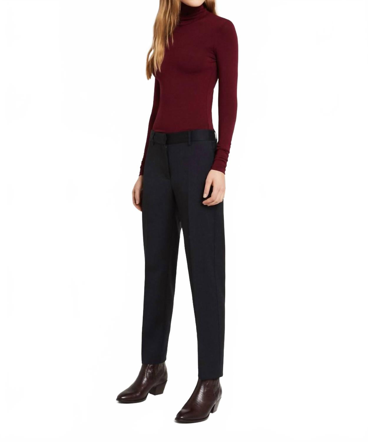 Ottod'ame Узкие брюки черного цвета
Ottod'ame Узкие брюки черного цвета