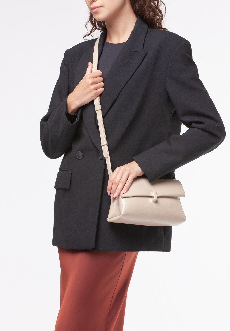 Сумка Miriade SPALLA IRISH, Ecru/Beige
Сумка Miriade SPALLA IRISH, Ecru/Beige